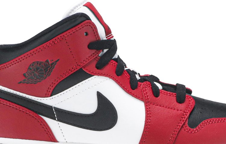 Air Jordan 1 Mid GS Chicago Black Toe, red