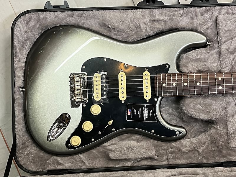 Fender American Professional II Stratocaster RW HSS 2022 - Mercury Burst New Unplayed Auth Dlr.  7 lb 14 oz #715 American Professional II Stratocaster HSS