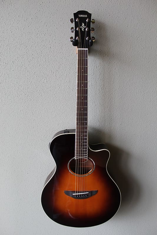 Brand New Yamaha APX600 Acoustic/Electric Guitar with Case - Sunburst