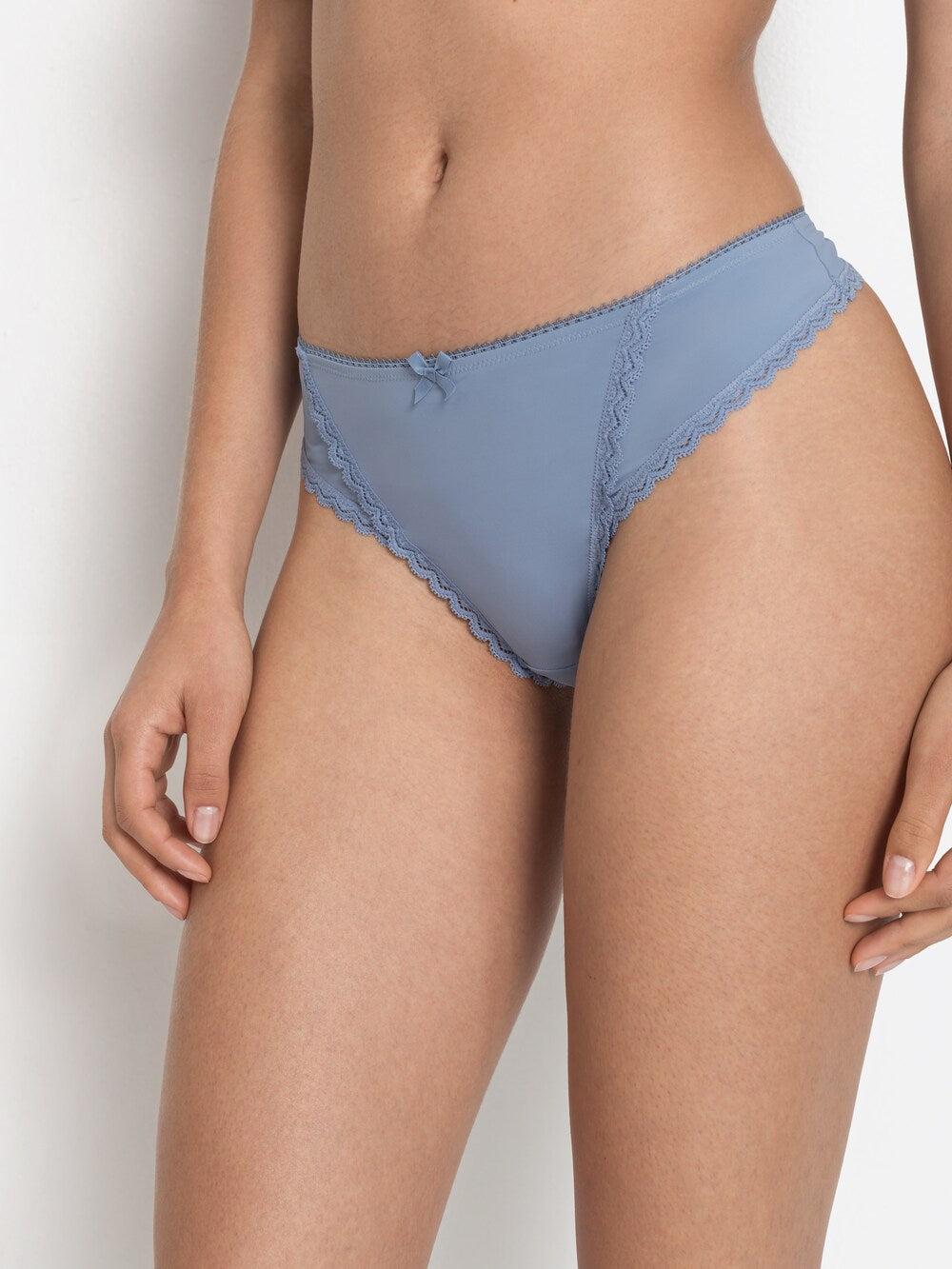 Thong sliver, blue-gray