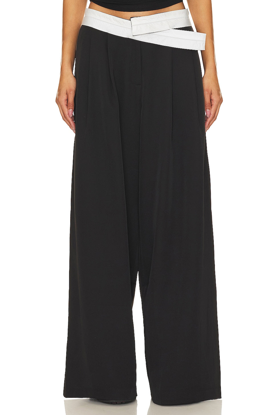 LIONESS Desire trousers, color Onyx