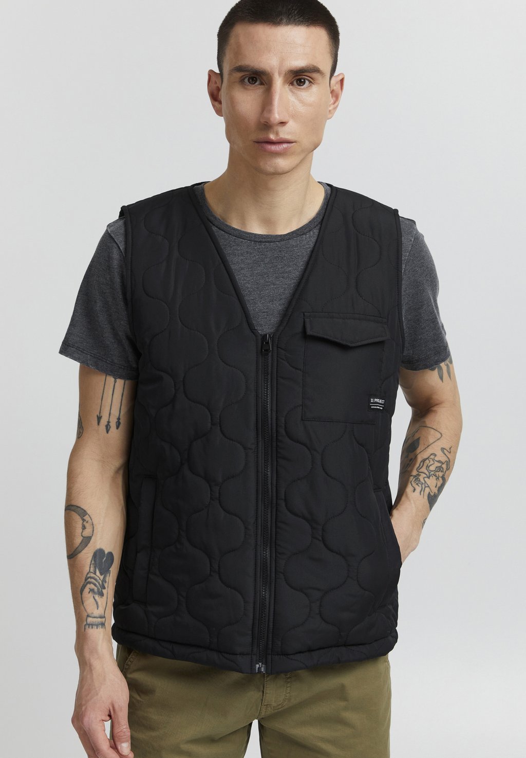 Vest 11 Project, black