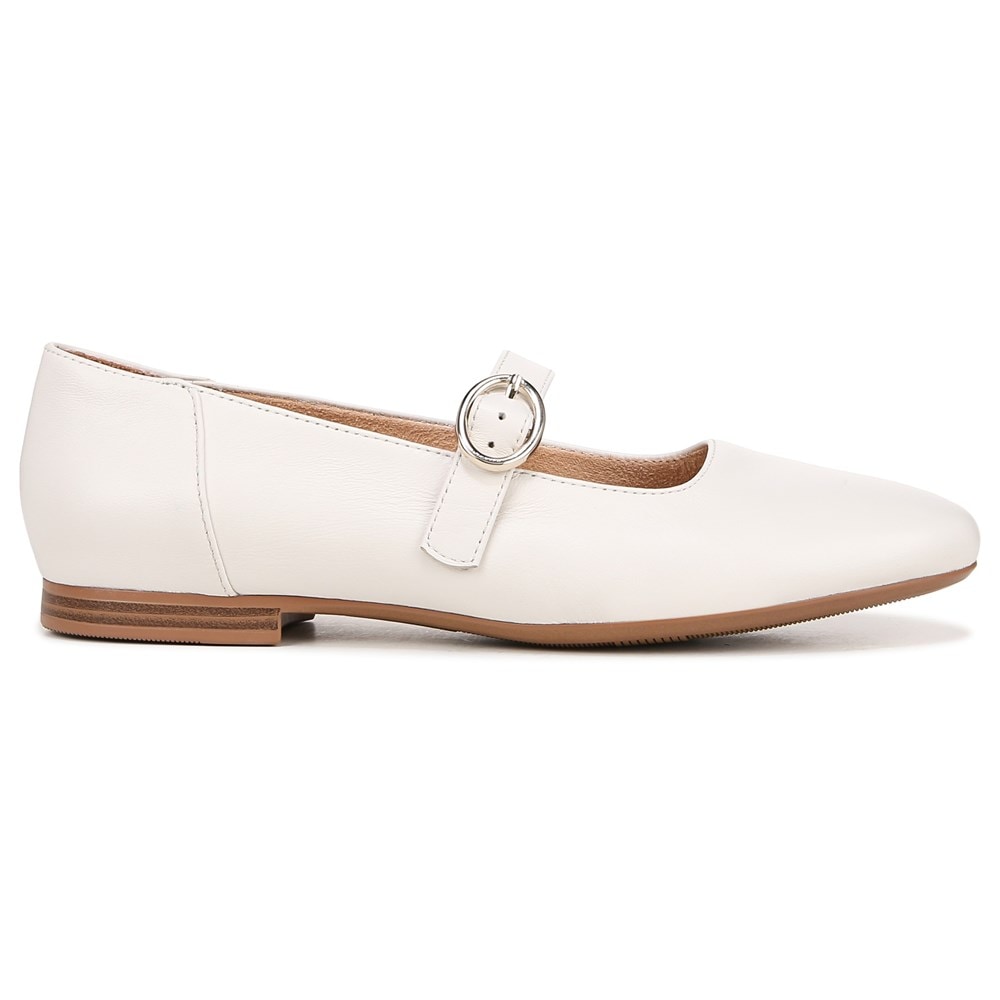 Kelly Women's Medium/Wide Naturalizer Flat Mary Jane Shoes, White