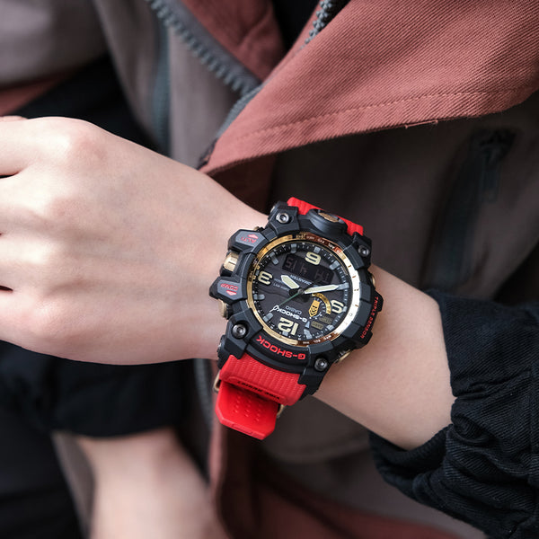 ساعة CASIO G-Shock Mudmaster 'Red'، باللون الأحمر