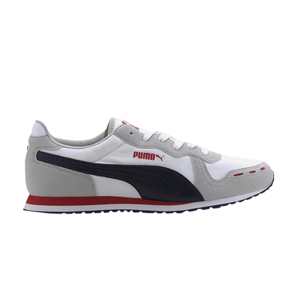 حذاء رياضي Cabana Run Puma باللون الأبيض