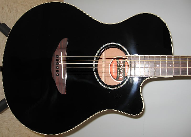 Yamaha APX600 Thinline Acoustic Electric Guitar - Black