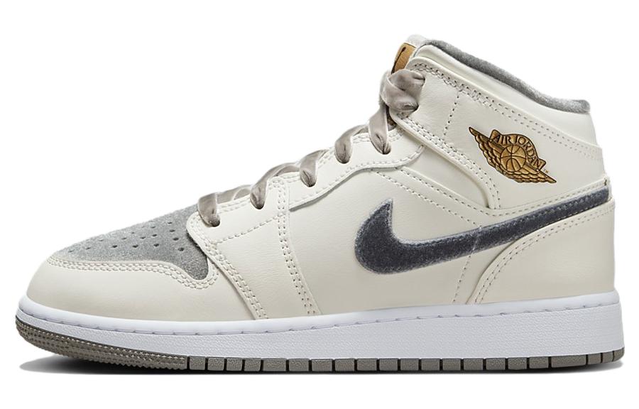 Jordan Air Jordan 1 Vintage Basketball Shoes for Women, Beige