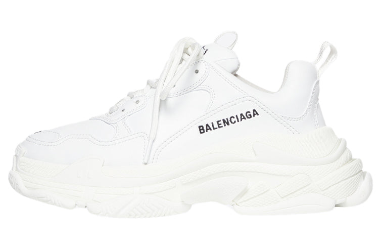 حذاء Balenciaga Triple S من الجلد الصناعي باللون الأبيض الثلاثي (للنساء)