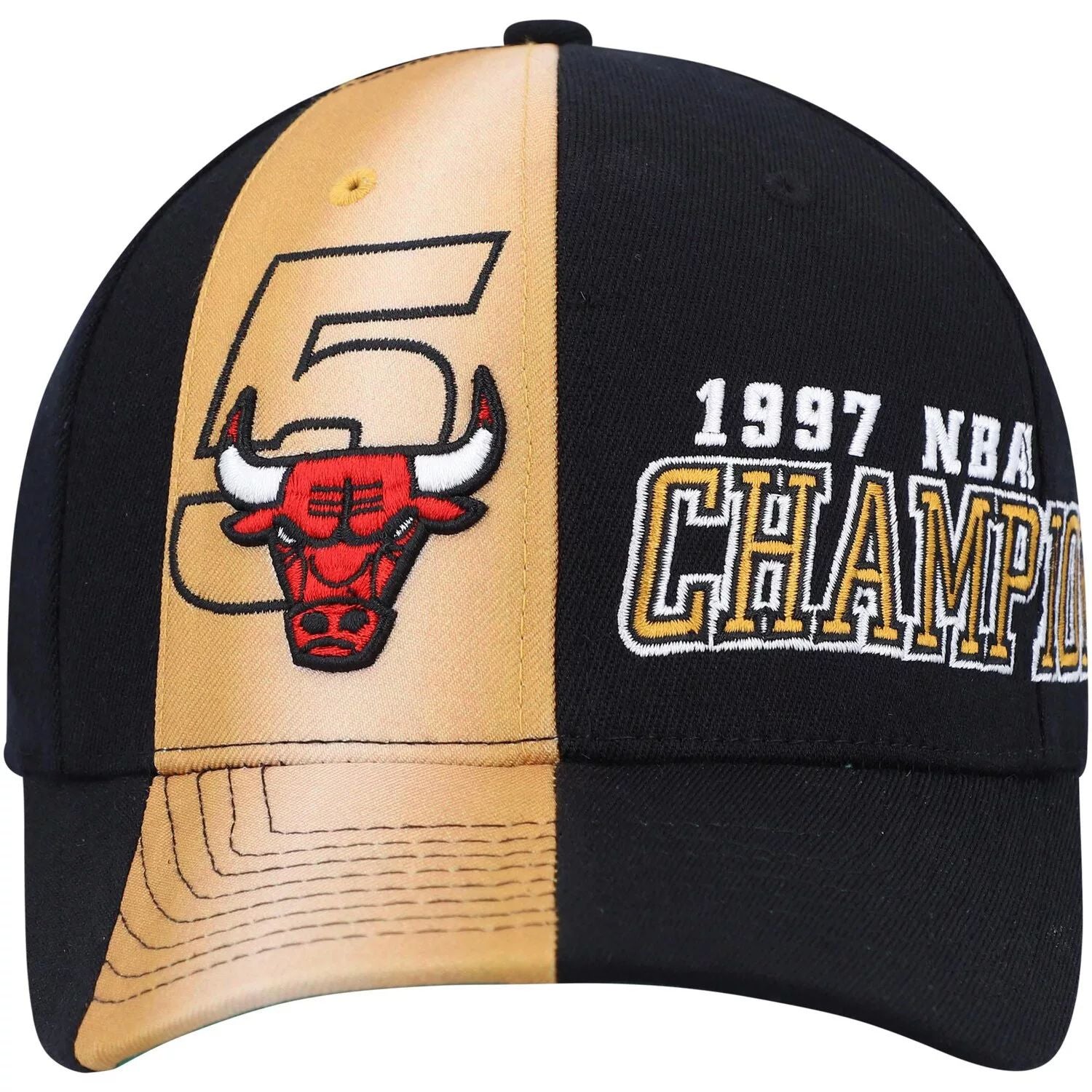 قبعة بيسبول Mitchell &amp; Ness للرجال باللون الأسود من Chicago Bulls Hardwood Classics 1997 NBA Champions