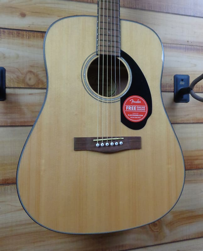 جيتار صوتي Fender CD60S Dreadnought Pack V2 جيتار صوتي بجزء علوي من خشب التنوب الصلب الطبيعي