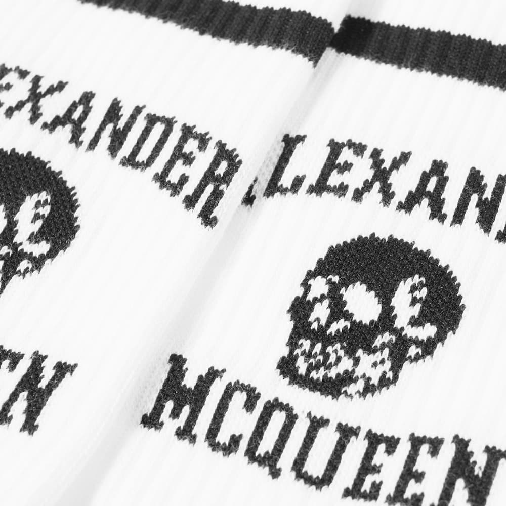 جوارب Alexander McQueen Varsity Skull Logo باللونين الأبيض والأسود