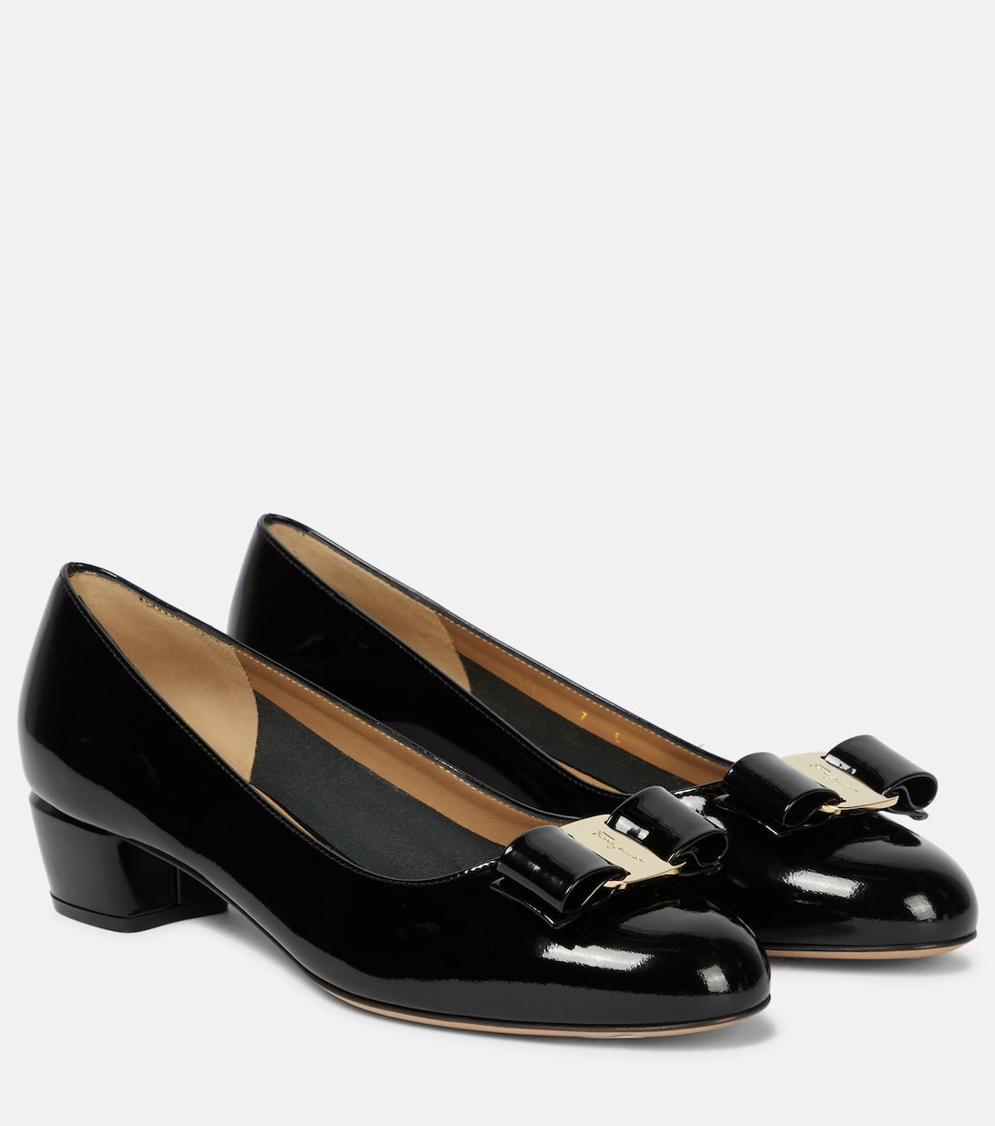 Vara Ferragamo patent leather ballet flats, black