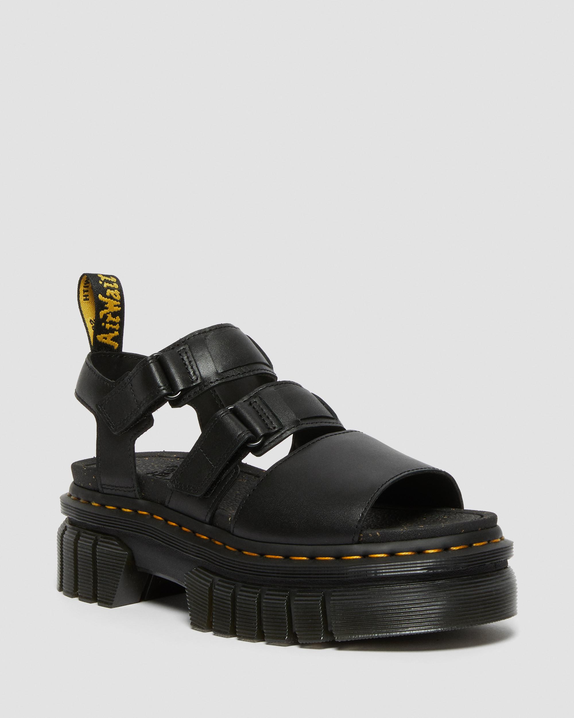 صندل Ricki Nappa Lux الجلدي ذو النعل السميك مع 3 أحزمة من Dr. Martens