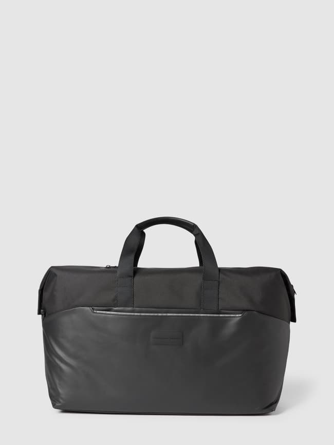 موديل Weekender مع تفاصيل ملصق Urban Eco Weekender Porsche Design باللون الأسود